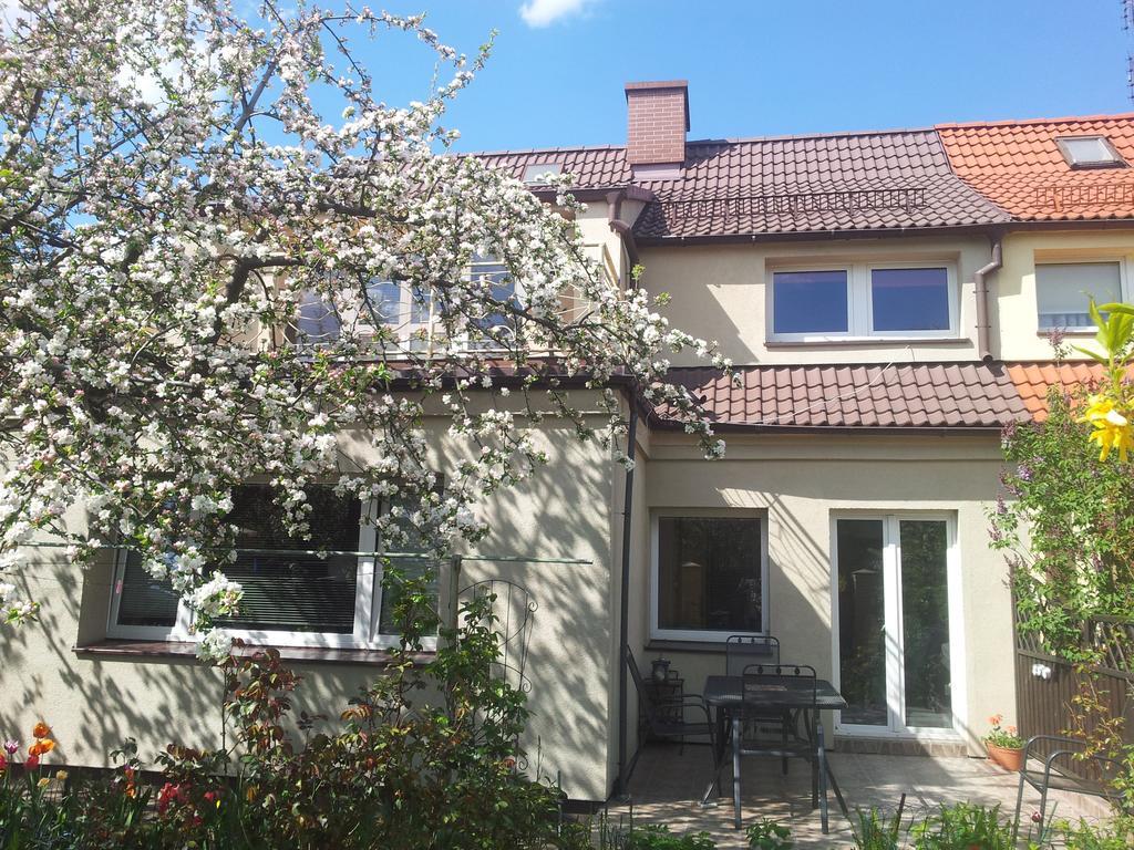 Cozy Apartment With Garden Gdansk Ngoại thất bức ảnh